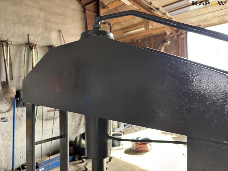 Stenhøj 40 ton presser 19