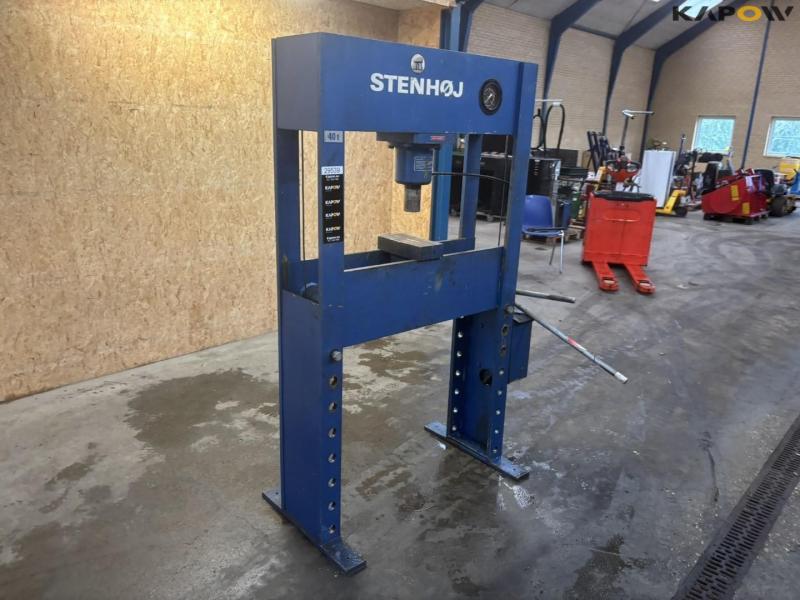 Stenhøj 40ton presser 3