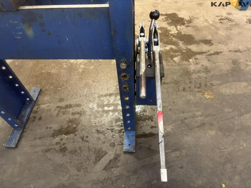 Stenhøj 40ton presser 13