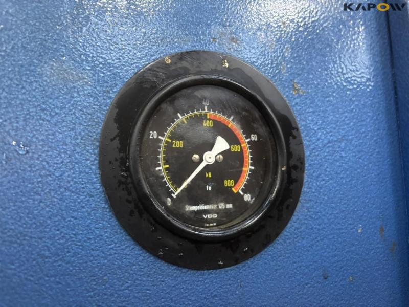 Stenhøj 40ton presser 16