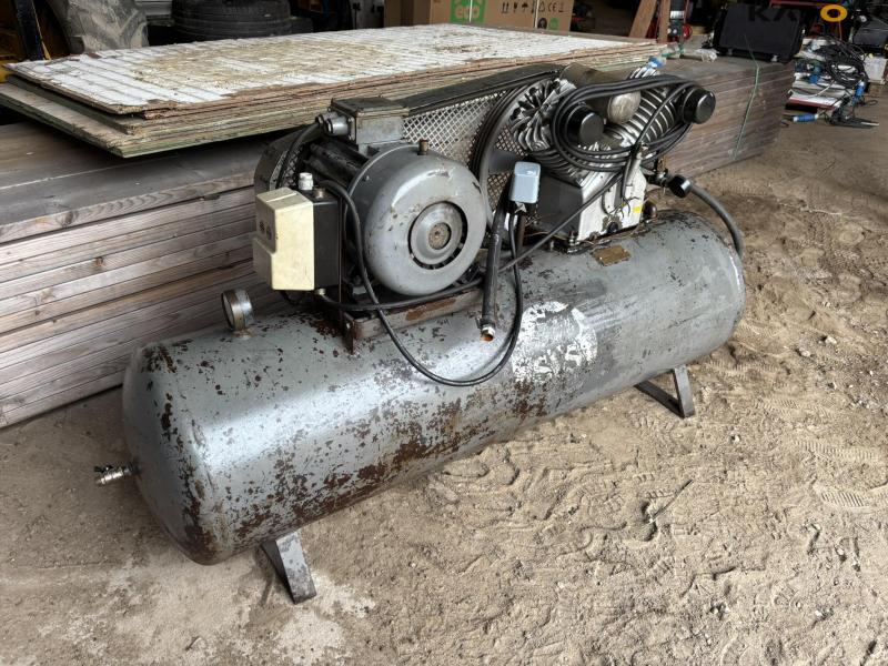 Stenhøj kompressor 3