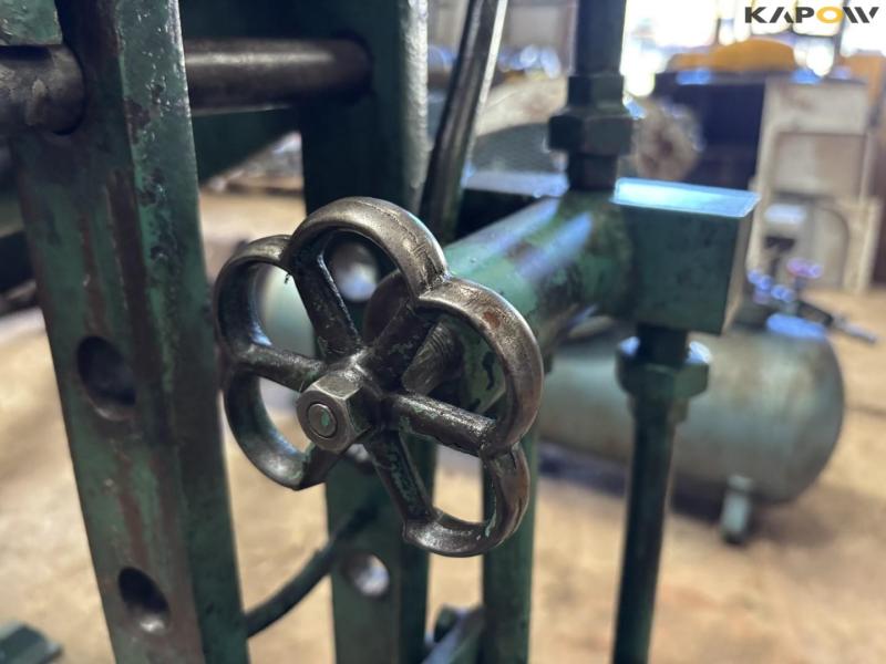 Stenhøj presser 40ton 9