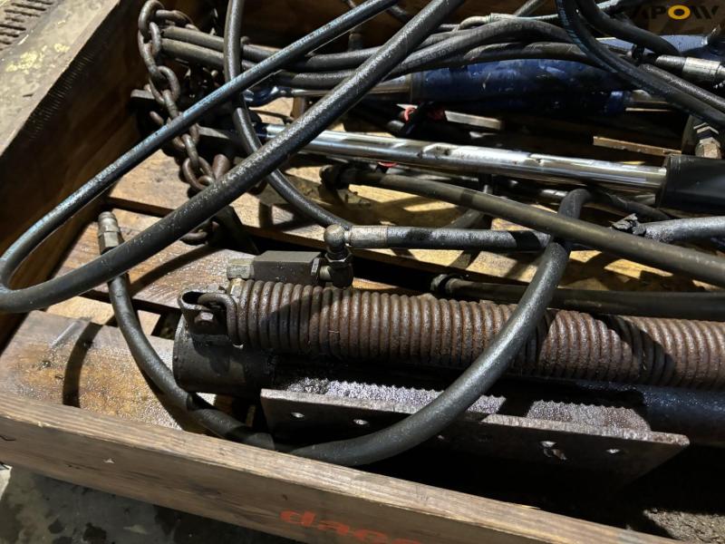 Støtteben og stempler 9