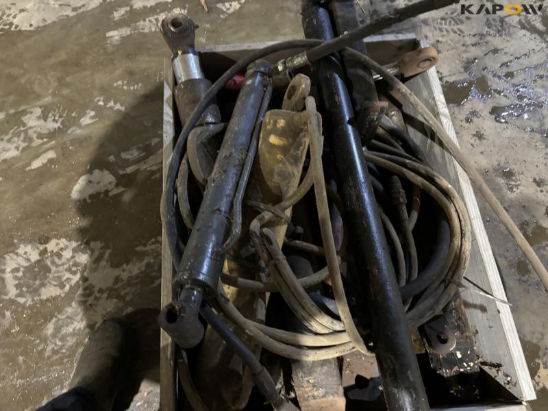 Støtteben og stempler 17