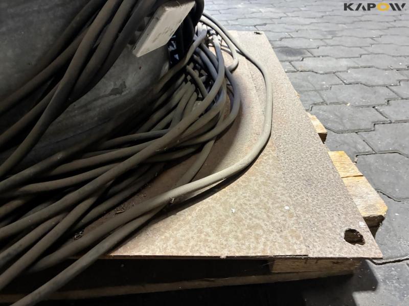 Stor ventilator med kabel og monteringsplader 10