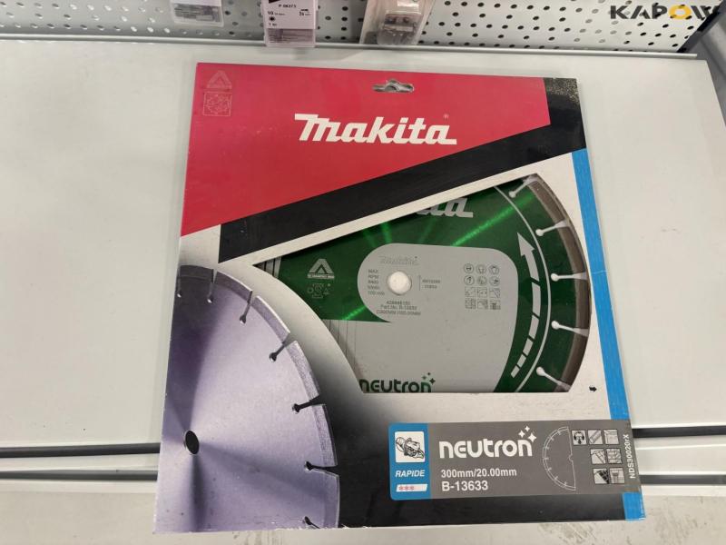 Stort parti bor, skæreskiver og diverse 17