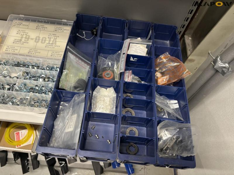 Stort parti plæneklipper reservedele 18