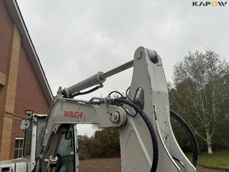 Takeuchi TB250 gravemaskine 13
