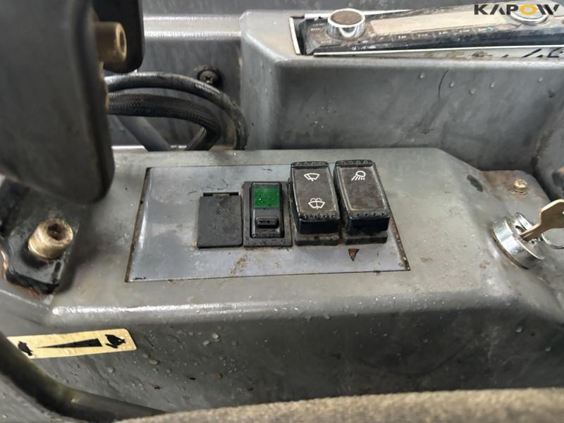 Takeuchi TB250 gravemaskine 30