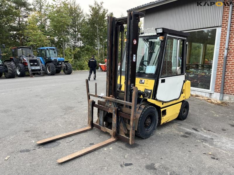 TCM FG 2.5 gaffeltruck 1