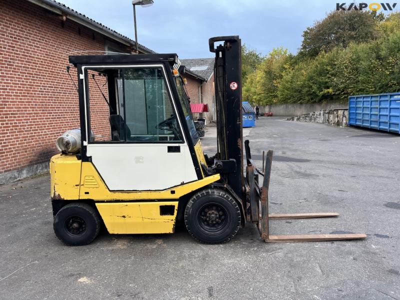 TCM FG 2.5 gaffeltruck 4