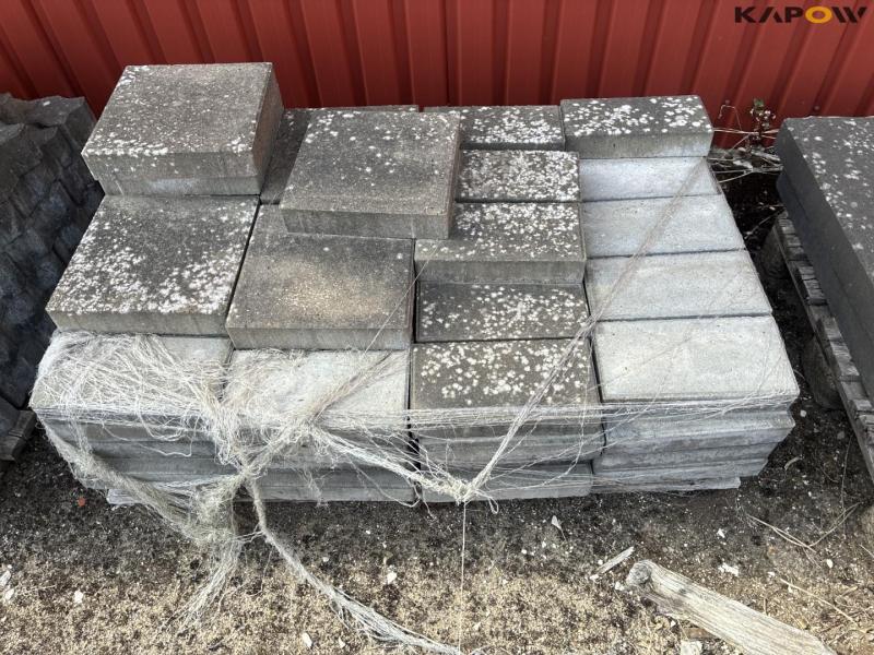 Tøm pladsen for sten og fliser 40