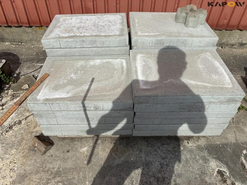 Tøm pladsen for sten og fliser 79