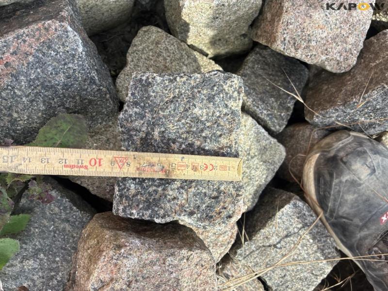 Tøm pladsen for sten og fliser 102