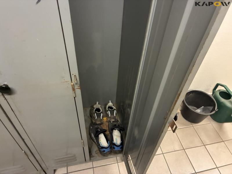 Tøm rummet - klædeskab, rengøring, tøj og sko 13