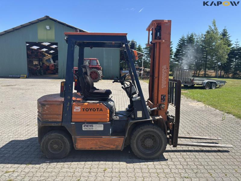 Toyota 02-5 FD 25 gaffeltruck 4