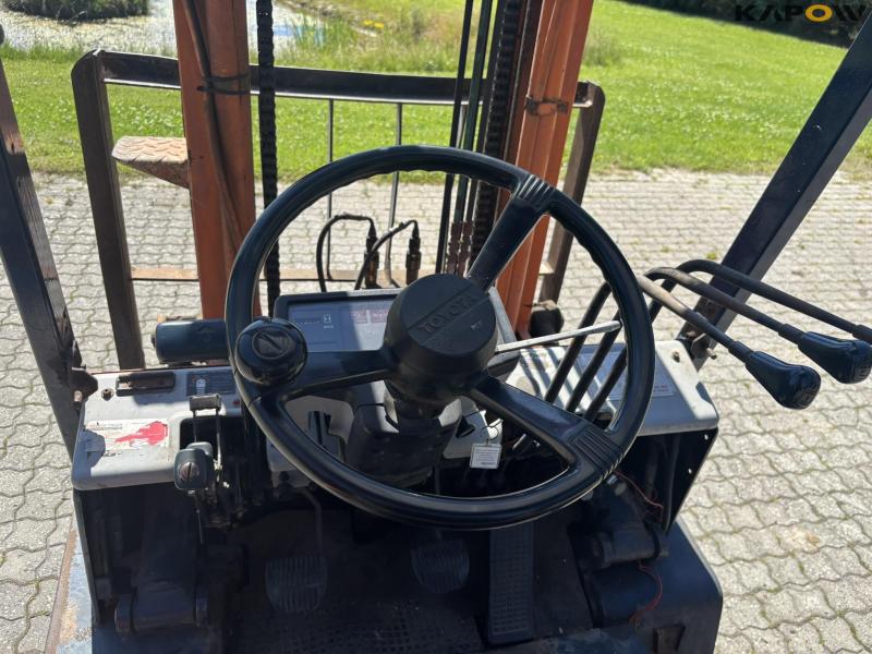 Toyota 02-5 FD 25 gaffeltruck 45