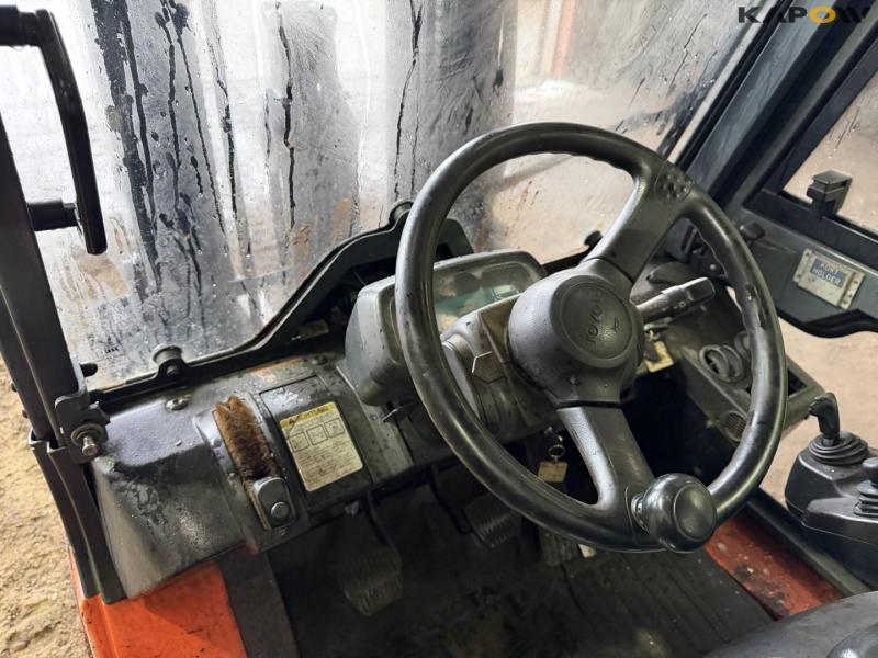 Toyota 42-7FGF25 truck 18