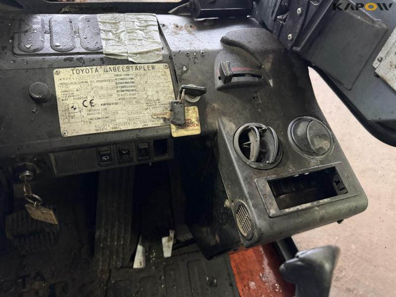 Toyota 42-7FGF25 truck 20