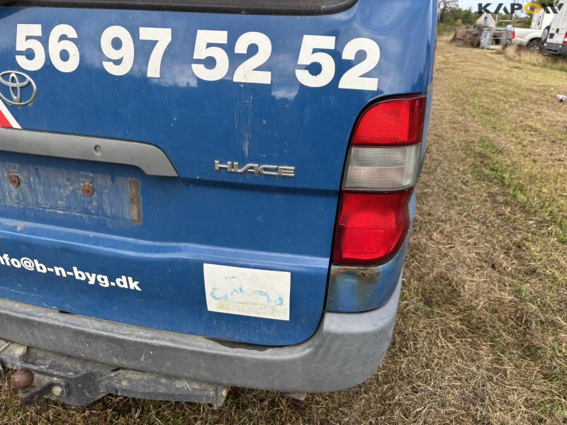 Toyota HIACE 2,5 kassevogn 32