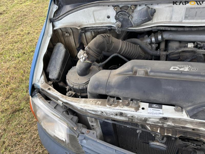 Toyota HIACE 2,5 kassevogn 64
