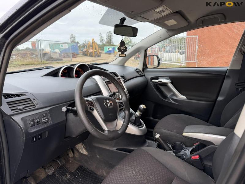 Toyota Verso Sportsvan 2.0 varebil 9