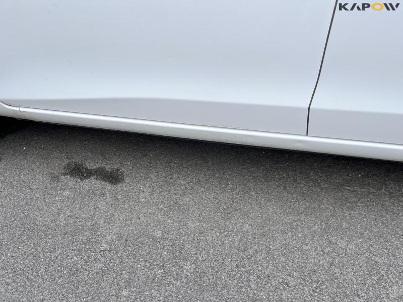 Toyota Yaris hybrid personbil 9