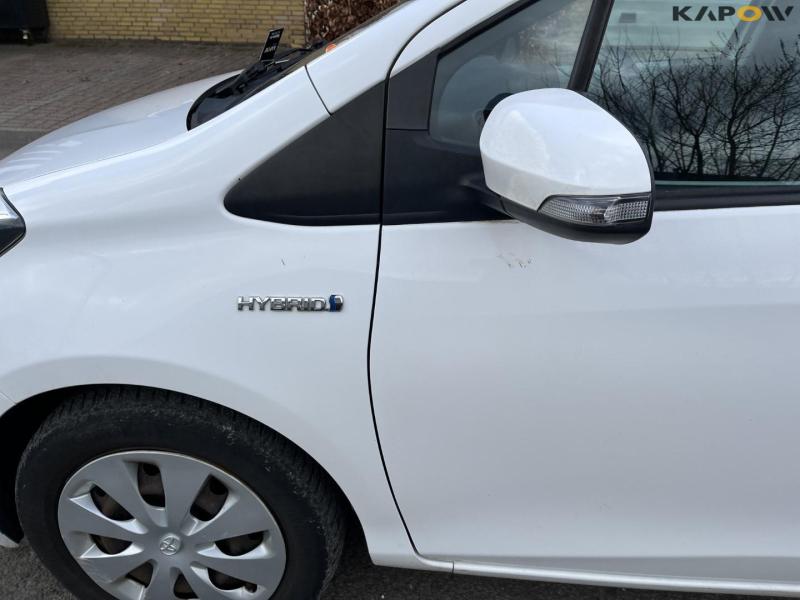 Toyota Yaris hybrid personbil 10