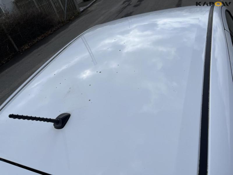 Toyota Yaris hybrid personbil 12