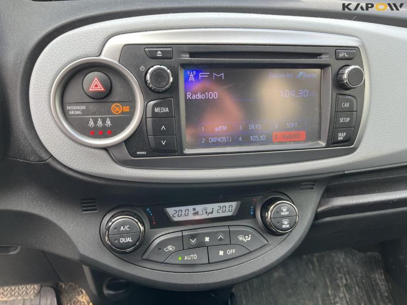 Toyota Yaris hybrid personbil 19