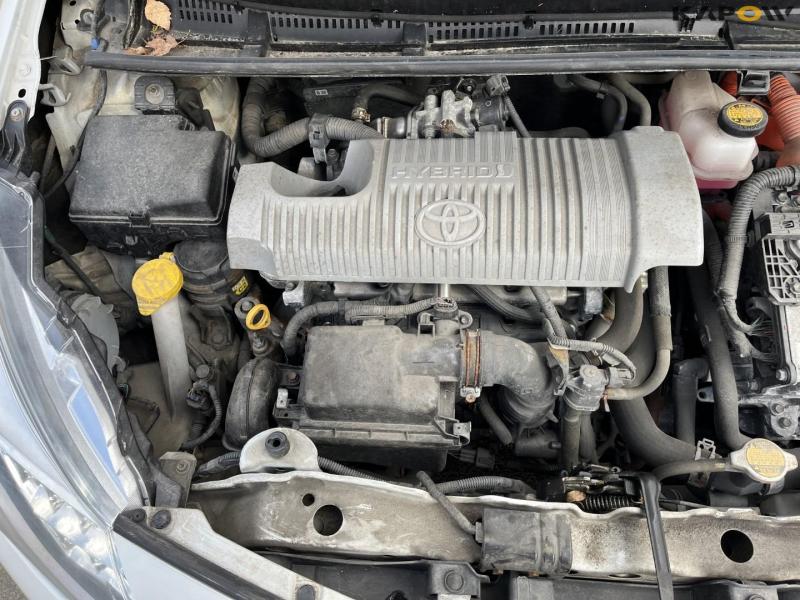Toyota Yaris hybrid personbil 26