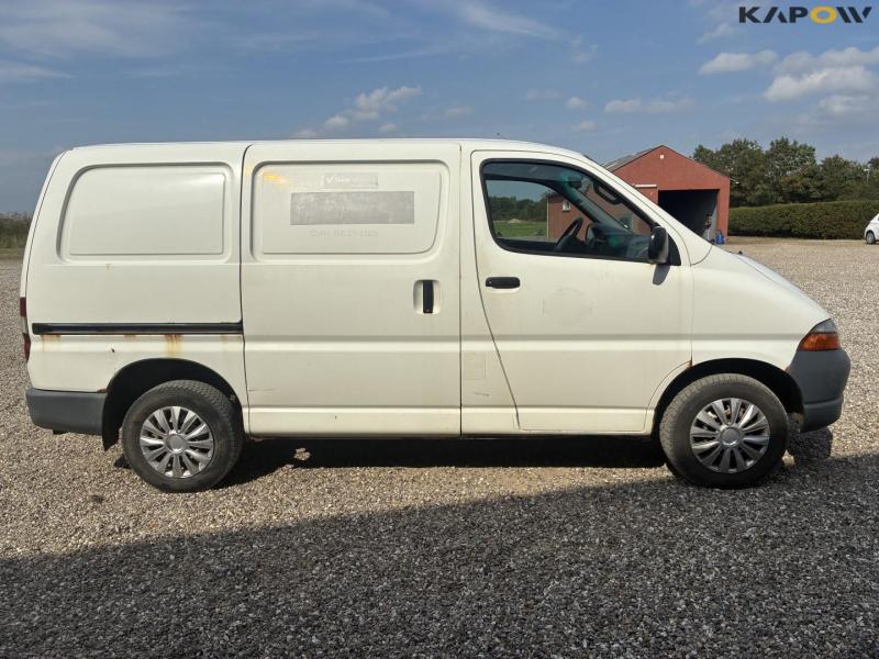 Toypta Hiace varebil 4
