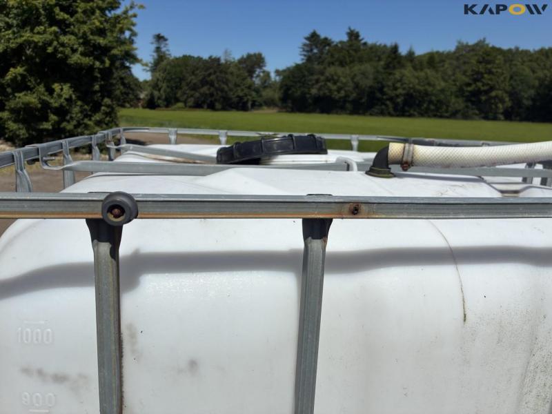 Trailer med vandtanke og kemi rum 22