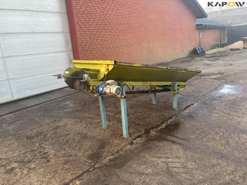 Transportbånd med kasse 2