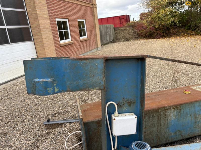 TS søjlesvingskran 2000kg 18