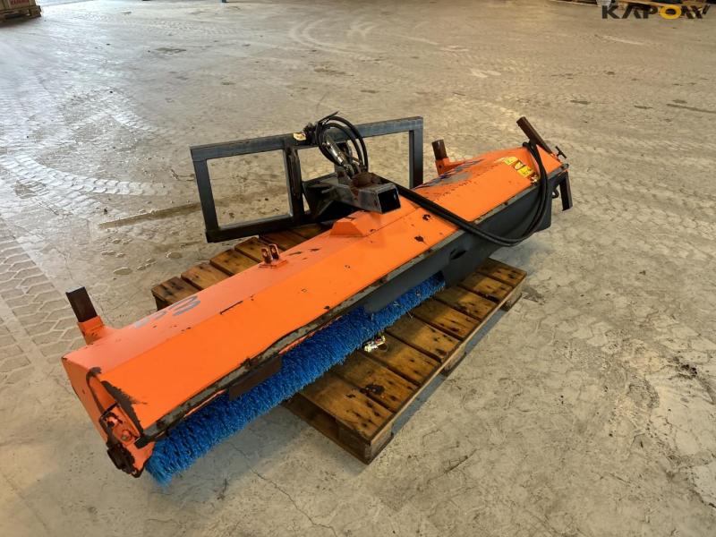 Tuchel ECO 230 HD kost med Bobcat hitch 3