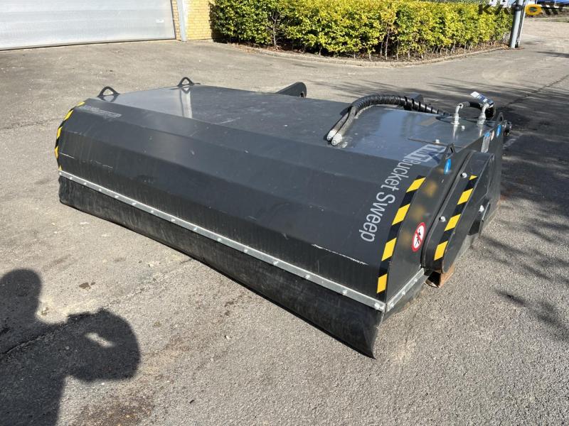 U.EMME Manta 2100 HD kost med opsamler 1