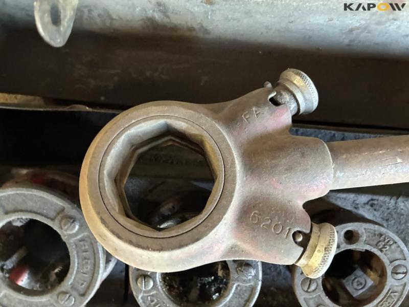 Udstyr til rør og gevindskæring 23