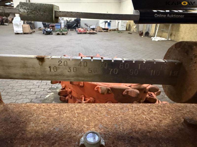 Vægt, hegnsrulle og jern hjul 18