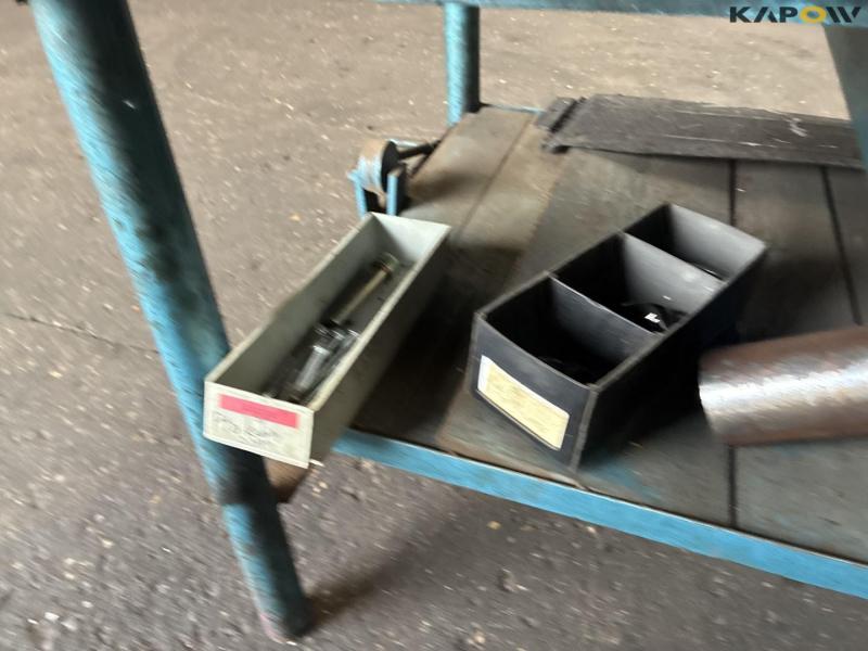 Værkstedsbord med indhold 27