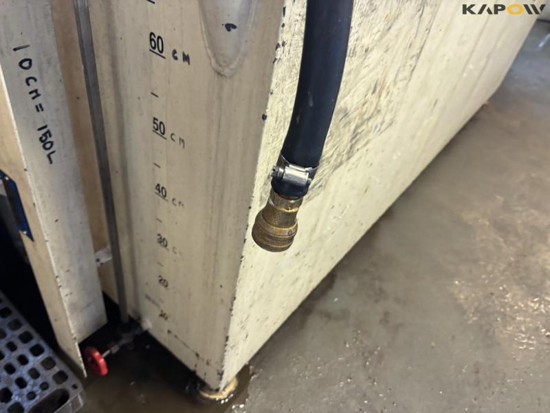 Værkstedsbord med olietank og oliebar 7