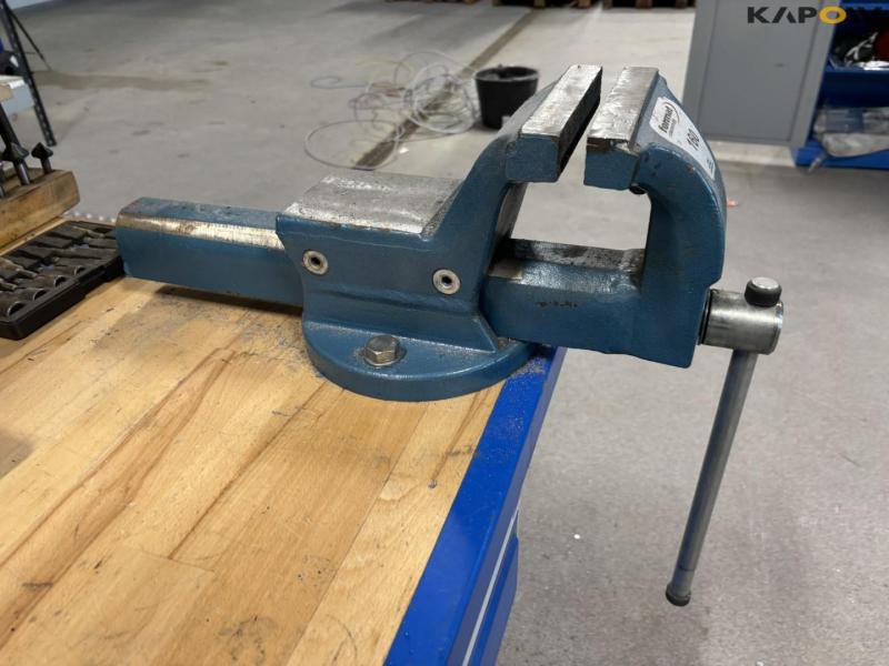 Værkstedsbord med værktøj 8