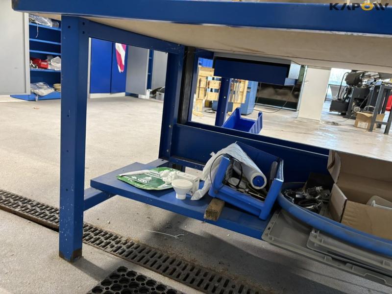 Værkstedsbord med værktøj 4