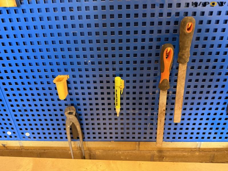 Værkstedsbord og tavle 14
