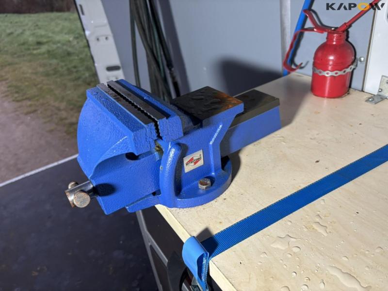 Værkstedsbord og udstyr 5