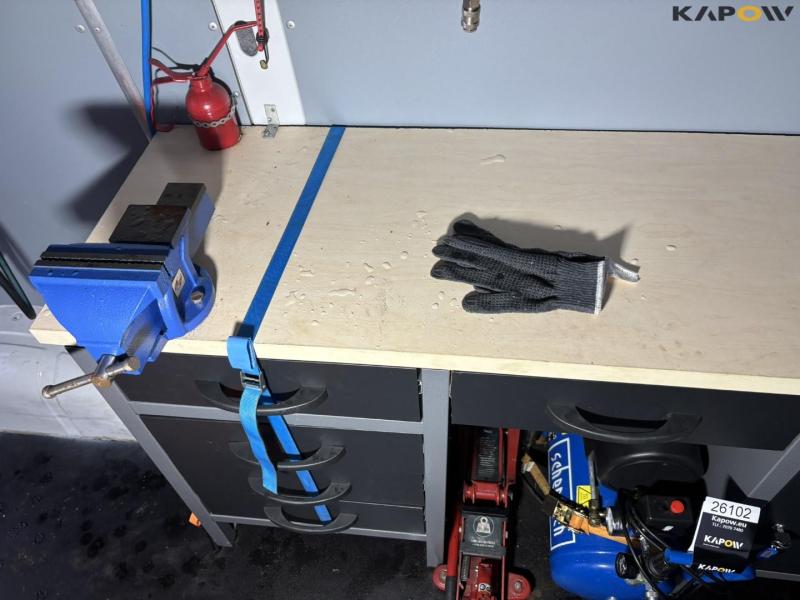 Værkstedsbord og udstyr 6