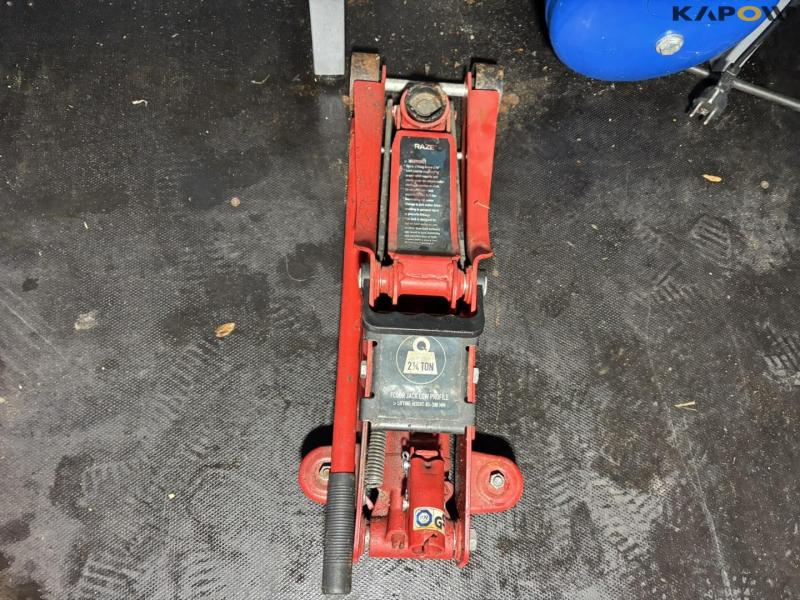 Værkstedsbord og udstyr 17