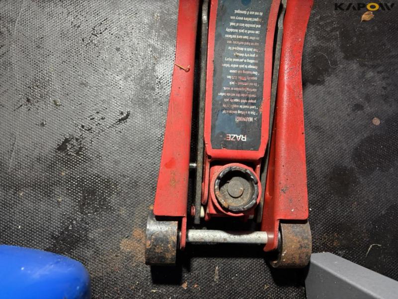 Værkstedsbord og udstyr 19