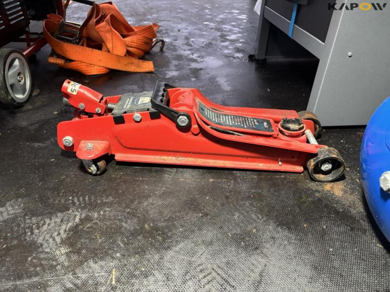 Værkstedsbord og udstyr 21