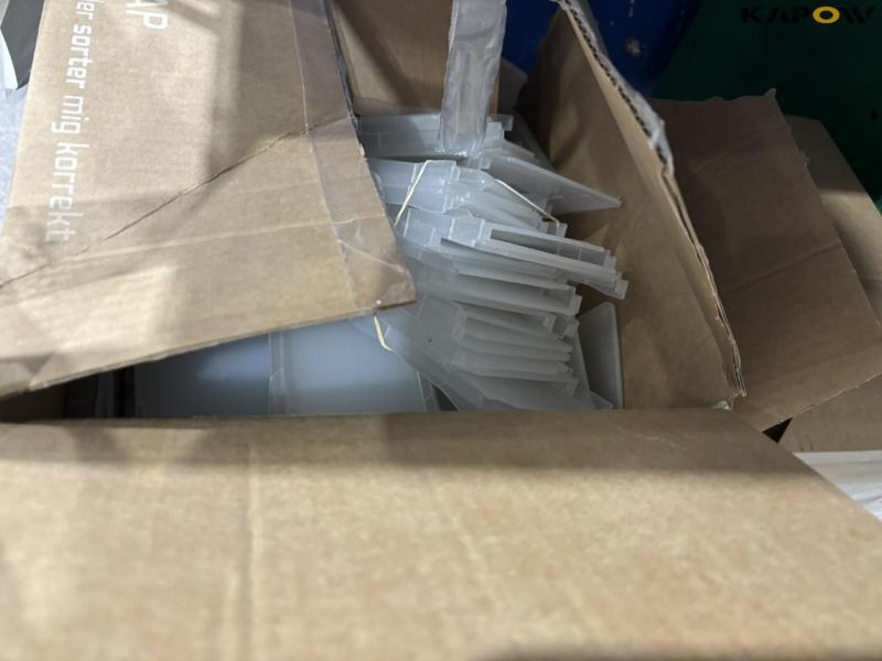 Værkstedsskab og reol 18